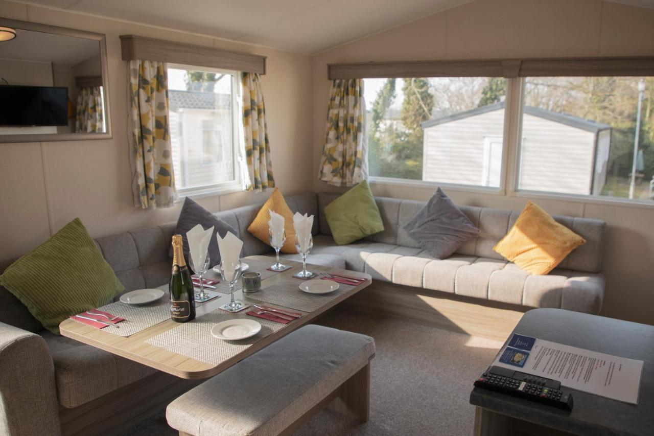 41 Orchard Bank, 3 Bed, Rockley Park Poole Villa Exterior photo
